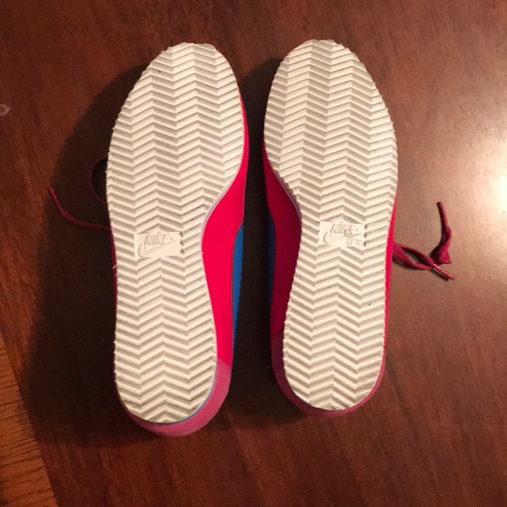 Nike shoes - Picture 3 of 3
